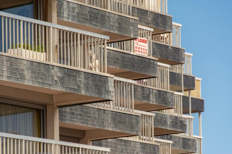 Comment louer son appartement : étapes, obligations, conseils et fiscalité