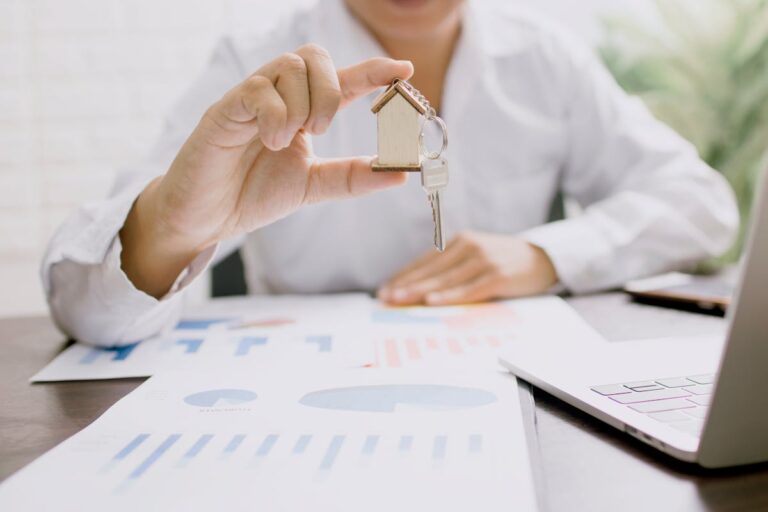 Comment obtenir un prêt immobilier : démarches, conseils et solutions