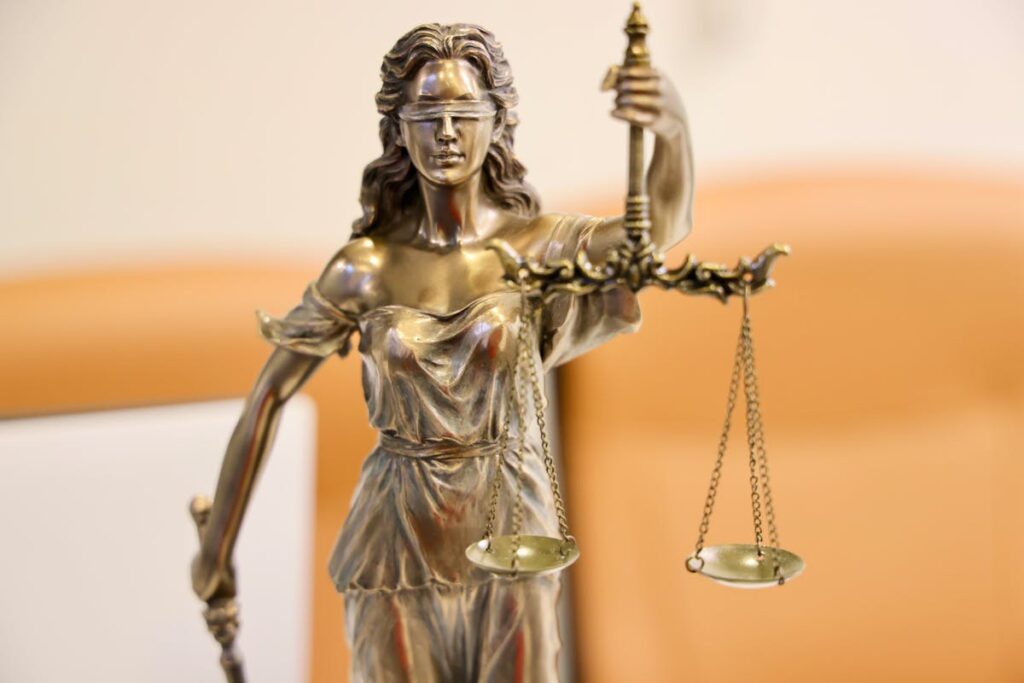 Statut du bailleur privé : obligations, avantages et cadre légal