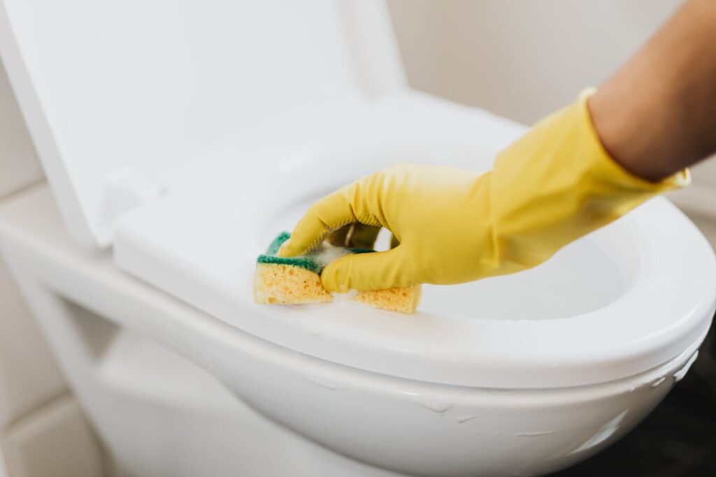 Fuite toilette locataire : obligations, responsabilités et solutions