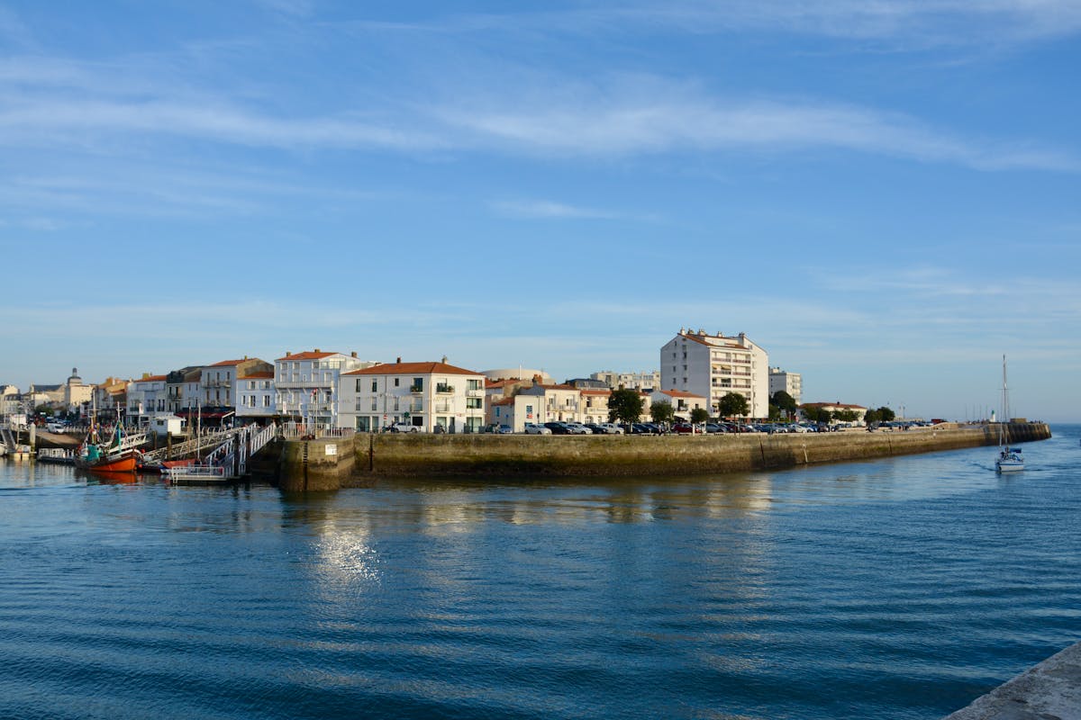 Maison secondaire en Vendée : un investissement entre littoral et campagne