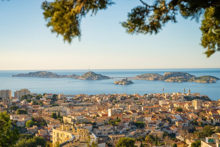 Où habiter à Marseille en famille : quartiers, conseils et comparatifs