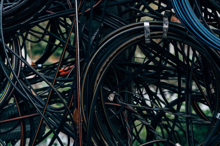 Problème électrique en location : responsabilités, démarches et solutions