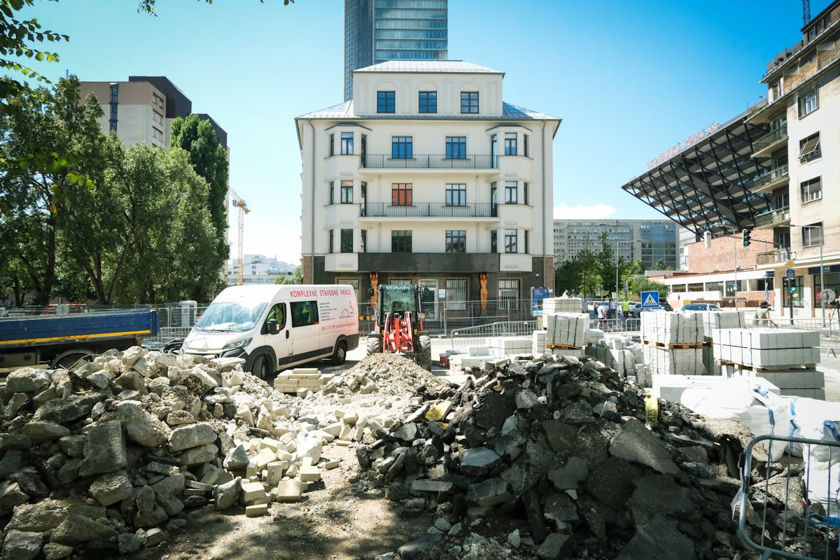 Travaux sur parties communes sans autorisation : risques, règles et solutions