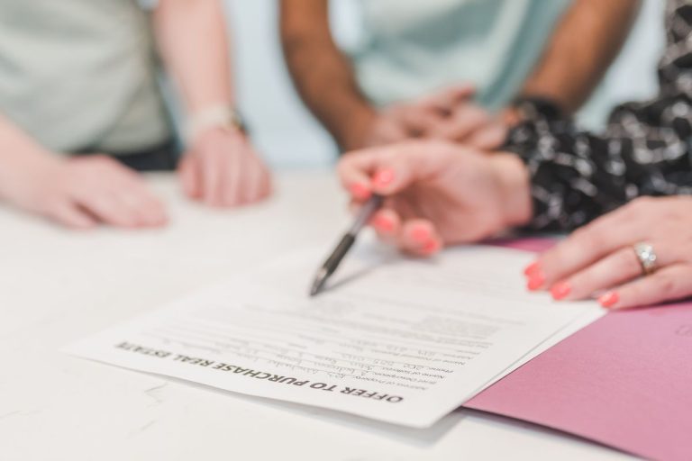 Modèle d'offre d'achat immobilier gratuit : tout ce qu'il faut savoir pour réussir votre acquisition