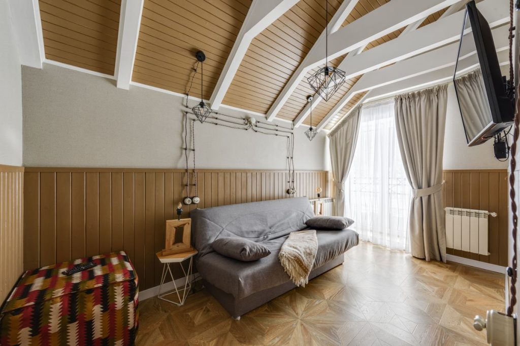 Hauteur sous plafond standard : normes et minimum à respecter